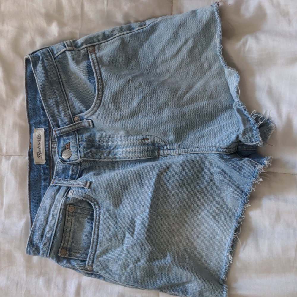 Madewell  The Mom Jean Shorts